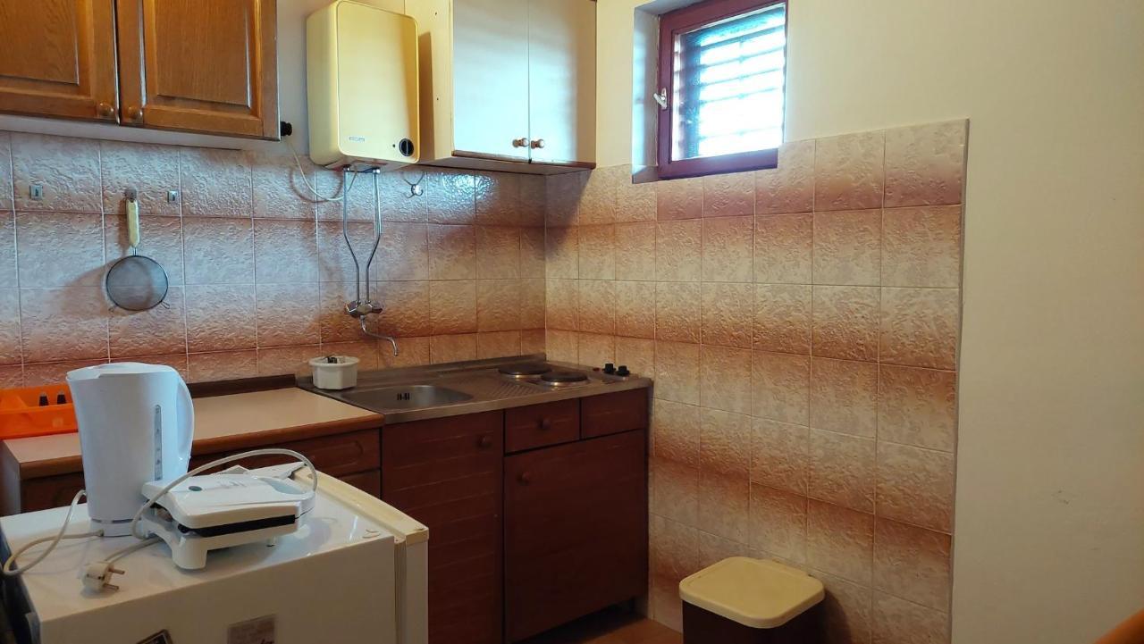 Nar Apartment Mrljane Buitenkant foto