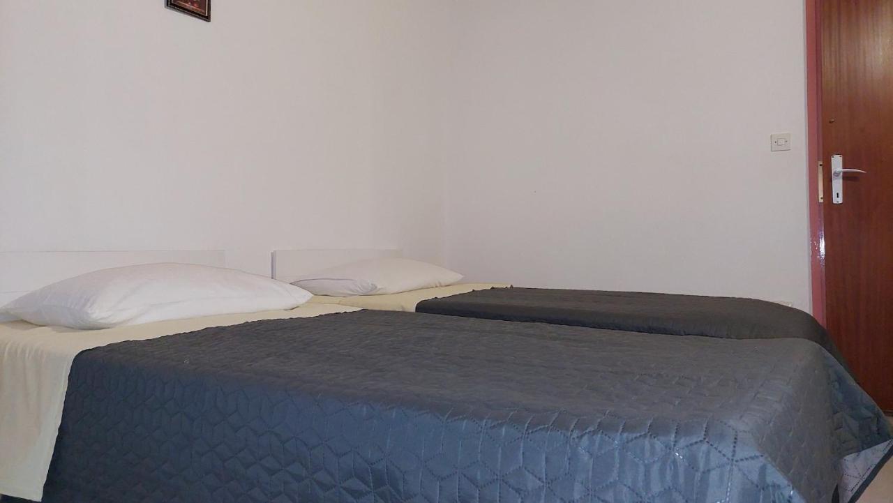 Nar Apartment Mrljane Buitenkant foto